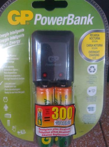Cargador Universal, Power Bank Con Dos Pilas Gp, Nuevo