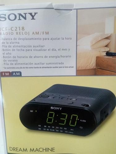 Radio Reloj Despertador Sony.