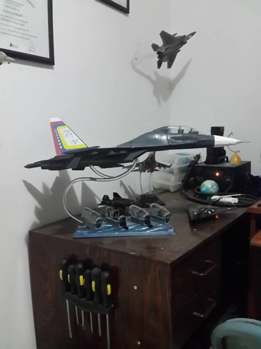 Avión Sukhoi 30mk2 A Escala 1:33