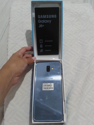 Celular Samsung J6 Plus Color Azul.
