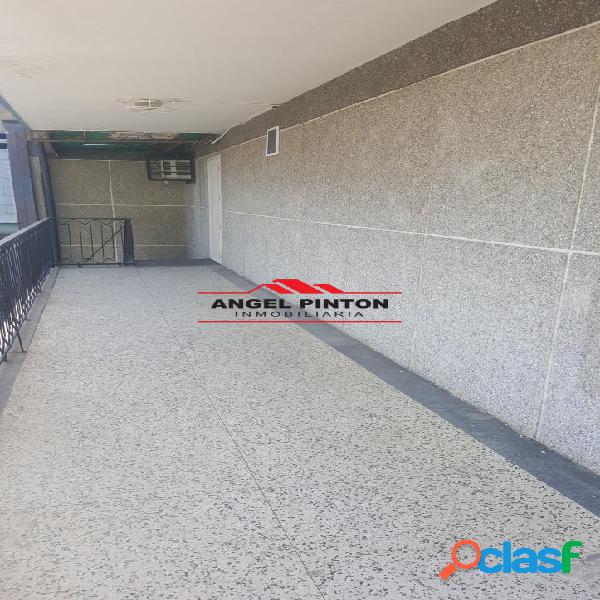 LOCAL COMERCIAL ALQUILER AV. SANTA RITA MARACAIBO API 5051