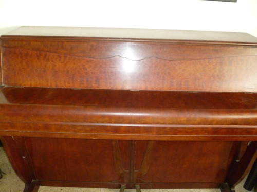 Piano Usado Vendo Por Motivo De Viaje.