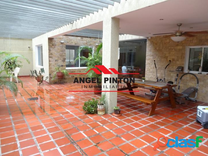 TOWNHOUSE EN VENTA MACHIQUES DE PERIJA API 2193