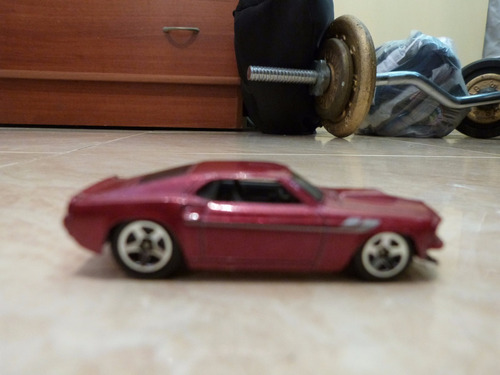 Mustang 69 Escala Hotwheels 1/64