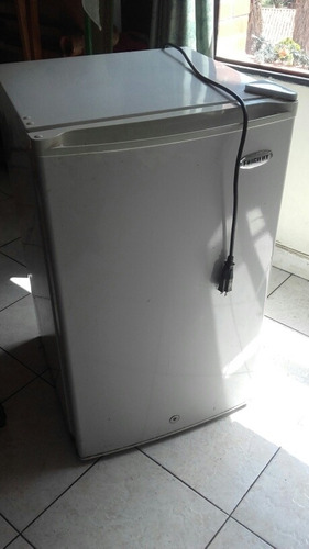 Nevera Ejecutiva Frigilux (motor Compresor Trancado)