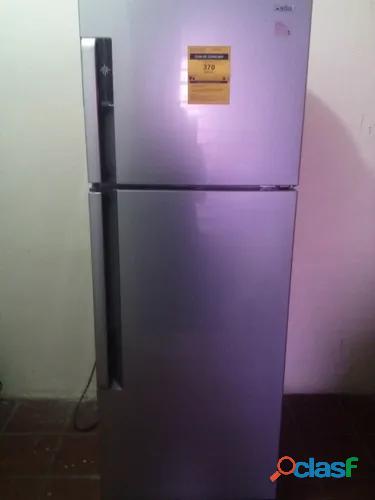 Nevera, Refrigerador Congelador Capacidad 305 Litros 11 Pies