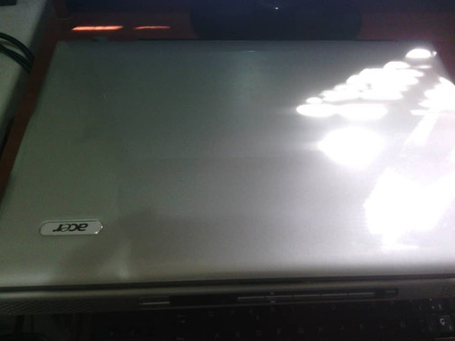 Laptop Acer  De 17 (detalles)