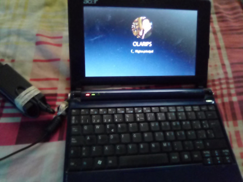 Mini Laptop. Accer