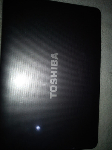 Vendo Laptop Toshiba En Buen Estado Único Detalle En