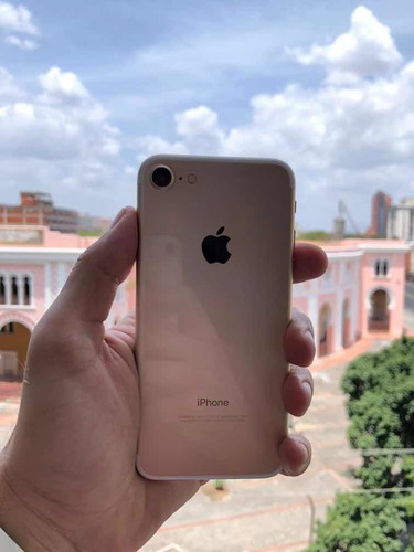 iPhone  Gb Gold Usado Con Forro Y Cargador Nuevo!