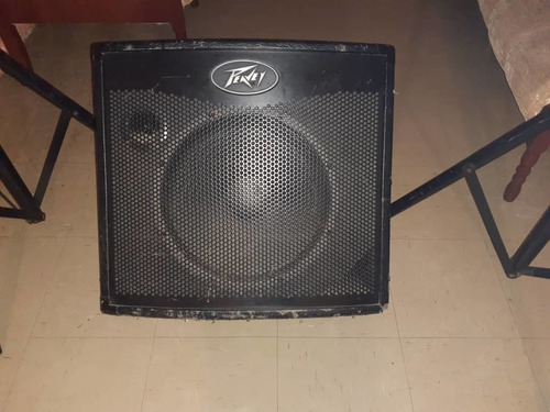 Planta De Bajo Peavey De 600 Watts. En 300 Verdes