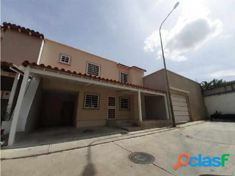 Casa en Alquiler Cabudare Av Ribereña 20-5148 JM