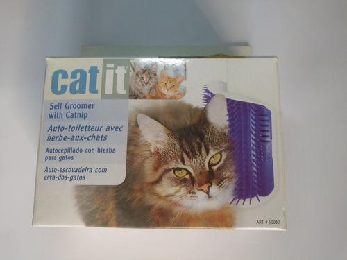 Cepillo Para Gato Fijado En Pared O Esquina Con Catnip 5dlrs