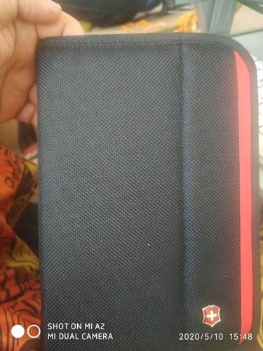 Estuche Forro Protector Tabletas iPad Samsung Victorinox