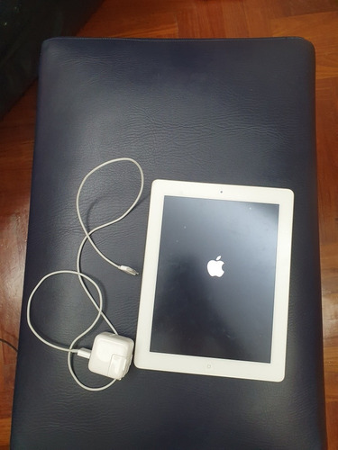 iPad 2 Blanco Usado De 16gb Original Con Su Cargador