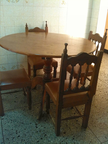 Mesa Comedor En Madera De Cuatro Puesto