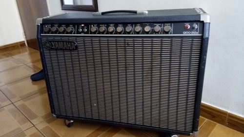 Amplificador De Guitarra Yamaha G-100 Ll De 2x12