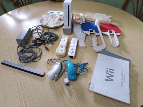 Nintendo Wii Con Sus Controles