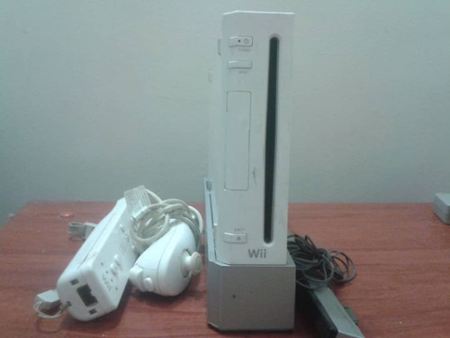 Nintendo Wii Usado Con 2 Controles
