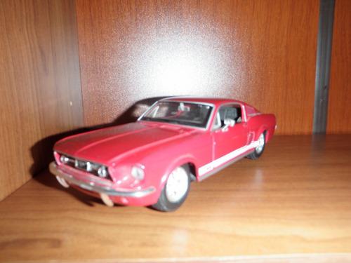 Ford Mustang Gt 1967 Diecast Rojo 31260r Maisto 1:24