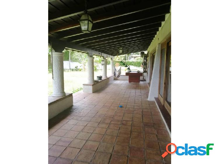 Se vende casa 750m2 5h/5b/7p La Lagunita