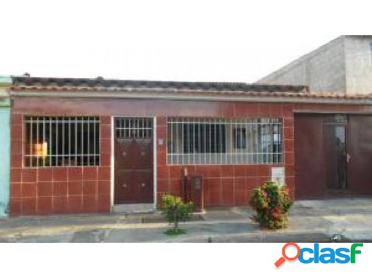 Se vende casa en Naguanagua #20-7115 OPM