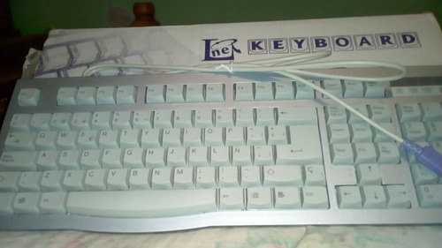 Teclado Keyboard Ps/2 O Puerto Ps2