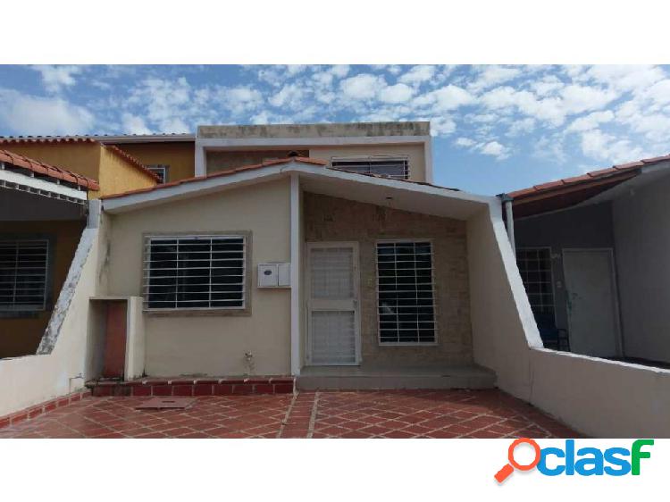 Vendo Bella Casa en Prados del Golf