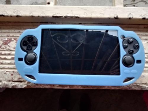 Ps Vita De 4gb Con Su Cargador Forro Y Estuche Y Un Juego