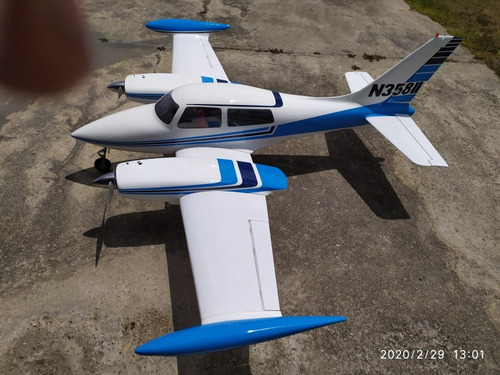 Avión Cessna 310 De Top Flite