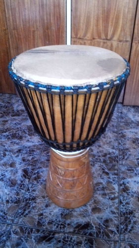 Tambor Djembe En Madera 26,5 PuLG Alto Y 16 PuLG Diámetro.