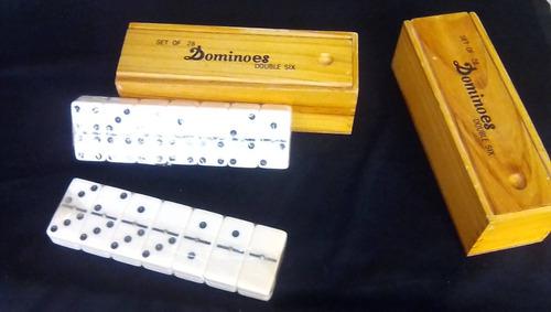 Juego De Dominó En Estuche De Madera