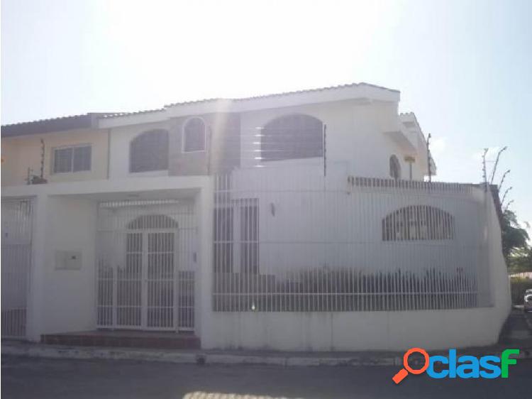 CASA EN VENTA BARQUISIMETO 20-134 DL