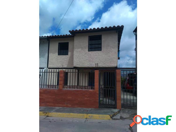 Casa tipo Town House Urb Asocsuveas Los Teques