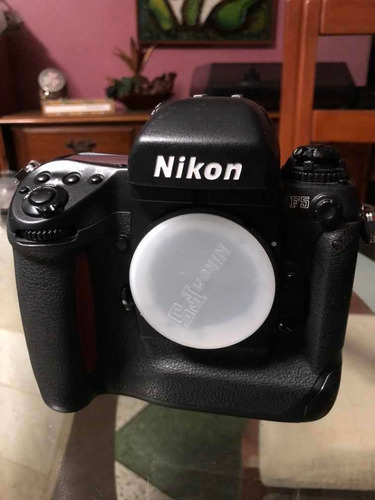 Nikon F5 Sin Detalle Como Nueva Traída Japon
