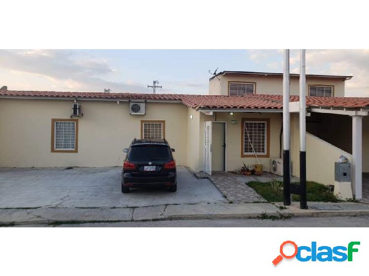 SE VENDE CASA REMODELADA EN BRISAS DEL LAGO, CIUDAD ALIANZA