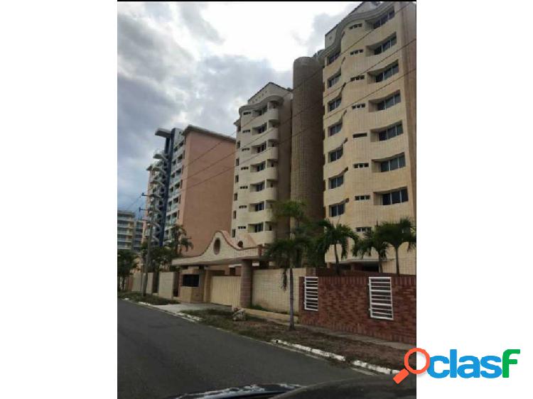 Se vende PH 250m2 3h/4b/2p Pto Encantado