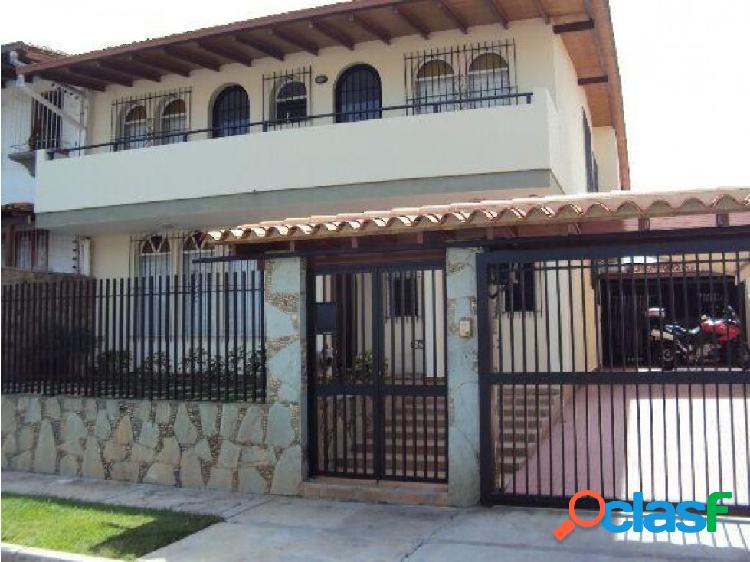 Se vende casa 600m2 4h+s/5b+s/4p Macaracuay