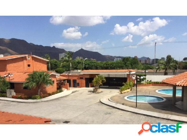 Vendo bello Town House en la Urb Tazajal 20-18172 KP