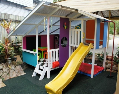 Casas De Juego. Niña, Niño, Parque Infantil