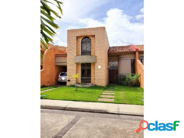 En venta, Town House ubicado en conjunto cerrado Trigal