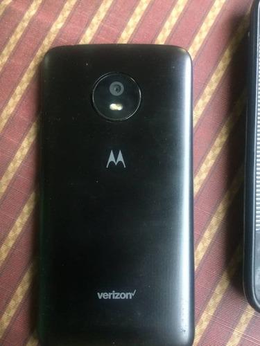 Teléfono Motorola E4 Usado