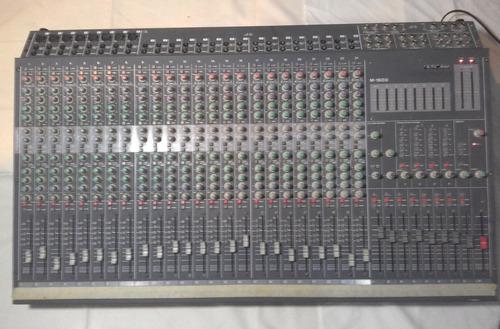 Consola Tascam M-1600 24 Canales