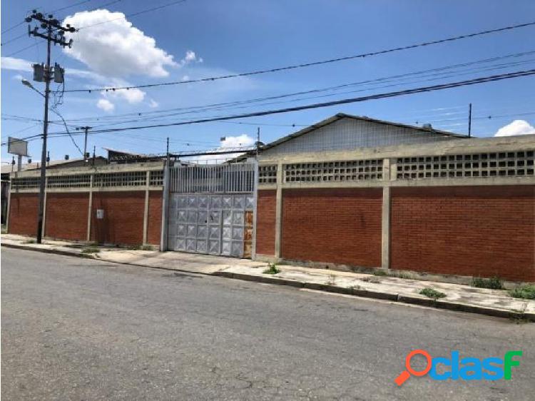 Galpon en Alquier Barquisimeto Zona Industrial 20-5817 AS