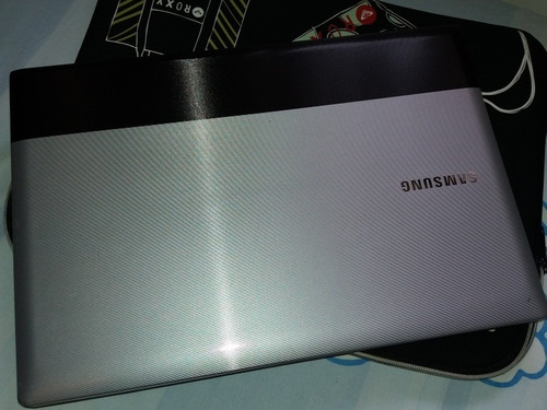 Laptop Samsung Rv411 Con Todos Sus Accesorios, Usada