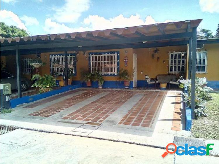 JULIO LATOUCHE 04242994256 VENTA CASA VALLE DE ORO 20-1461