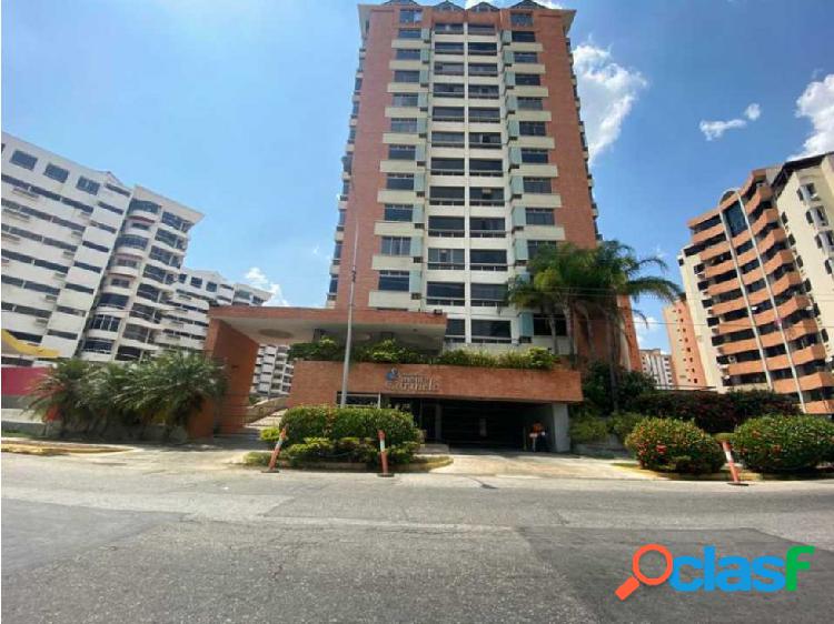 VENDO LINDO APARTAMENTO EN MONTE CARMELO FRENTE AL SAMBIL