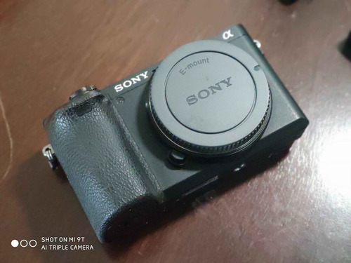 Camara Fotográfica Digital Sony A600 Y Accesorios