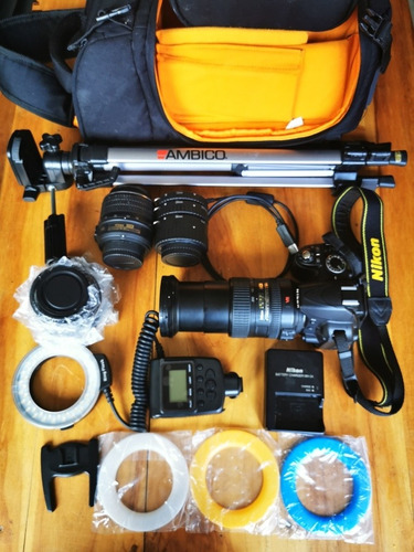 Cámara Profesional Nikon D Con Accesorios