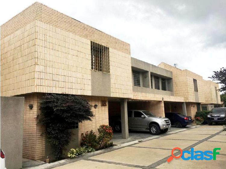 Casa en Exclusivo Conjunto en la Urbanización La Granja,